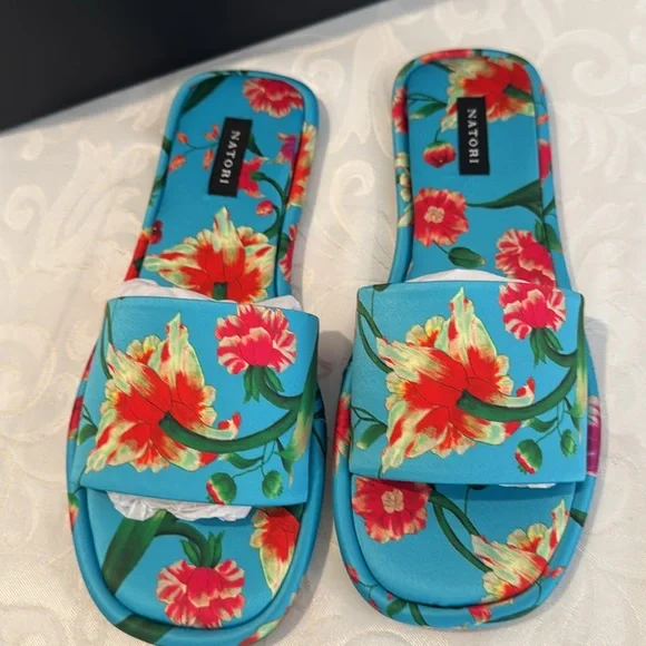 Natori Slide Sandal. Ladies Size 7. - Picture 6 of 9